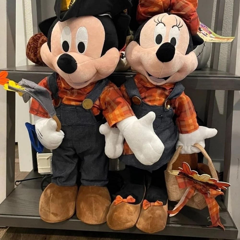 Mickey and Minnie Harvest Greeters Thanksgiving Fall